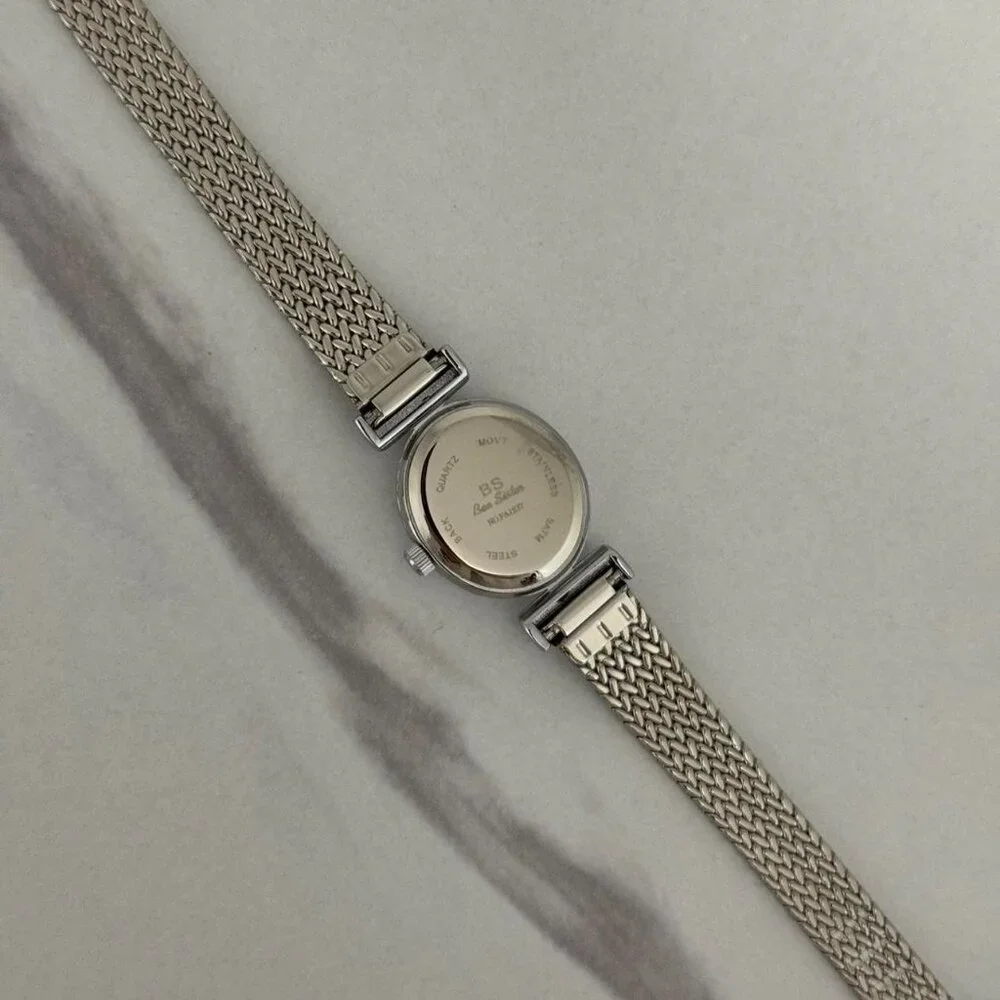 SKU0046 Silver White dial Women Metal Retro‎ Casual Watch Bracelet + gift bag
